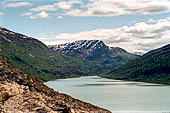 Norvegia regione dello Helgelandd. Visita allo Svartisen, il lago Svatisvatn dalle caratteristiche acque verdi.